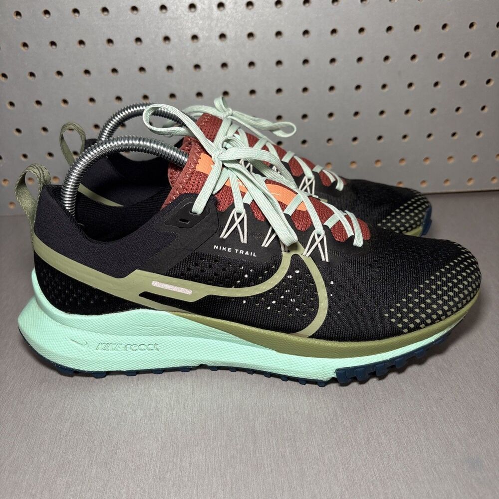 Nike Men's Pegasus Trail Running Shoes Black Mint Coral size 8.5